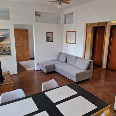 Japandi Centrum Netflix Apartment
